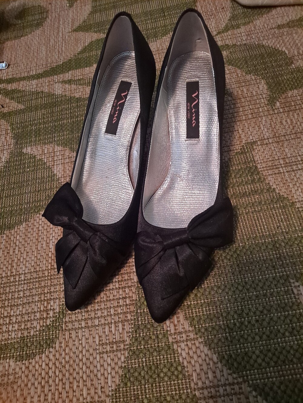 Nina NY Black Pointed Toe Bow Pumps